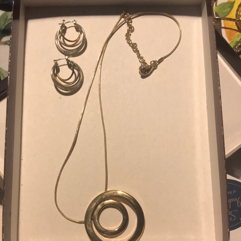 Elegant Gold Hoop Earrings and Necklace Set